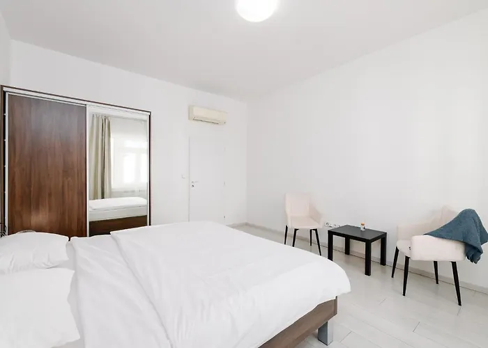 Self Check-In Apartments By Amber